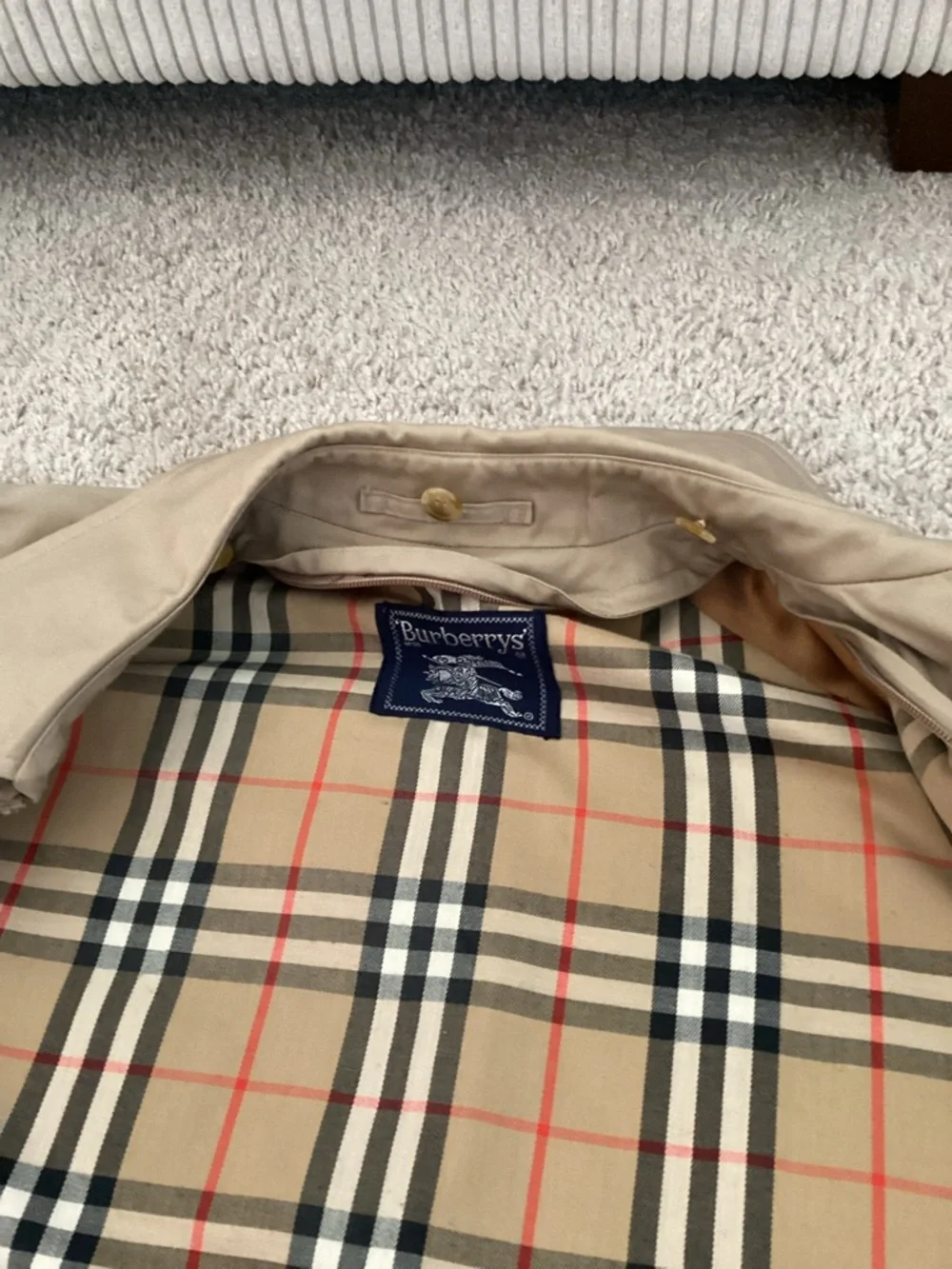 Burberry Men’s Tan Trench Jacket with Signature Check Lining - Picture 5 of 7